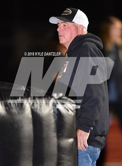 Thumbnail 1 in Jacksboro vs. Henrietta (UIL 3A Division 2 Region 2 Bi-District) photogallery.