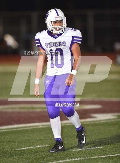 Thumbnail 3 in Jacksboro vs. Henrietta (UIL 3A Division 2 Region 2 Bi-District) photogallery.