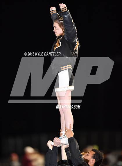 Thumbnail 2 in Jacksboro vs. Henrietta (UIL 3A Division 2 Region 2 Bi-District) photogallery.