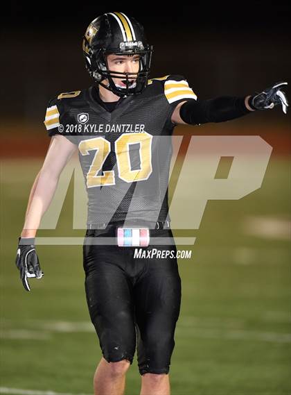 Thumbnail 3 in Jacksboro vs. Henrietta (UIL 3A Division 2 Region 2 Bi-District) photogallery.