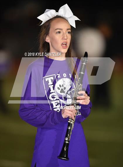 Thumbnail 1 in Jacksboro vs. Henrietta (UIL 3A Division 2 Region 2 Bi-District) photogallery.
