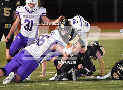 Thumbnail 3 in Jacksboro vs. Henrietta (UIL 3A Division 2 Region 2 Bi-District) photogallery.