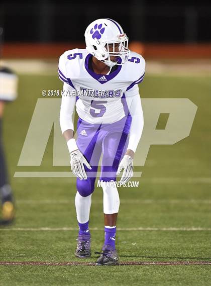 Thumbnail 3 in Jacksboro vs. Henrietta (UIL 3A Division 2 Region 2 Bi-District) photogallery.