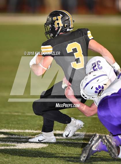 Thumbnail 1 in Jacksboro vs. Henrietta (UIL 3A Division 2 Region 2 Bi-District) photogallery.