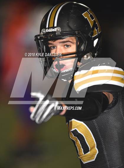 Thumbnail 1 in Jacksboro vs. Henrietta (UIL 3A Division 2 Region 2 Bi-District) photogallery.