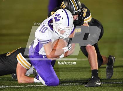 Thumbnail 2 in Jacksboro vs. Henrietta (UIL 3A Division 2 Region 2 Bi-District) photogallery.
