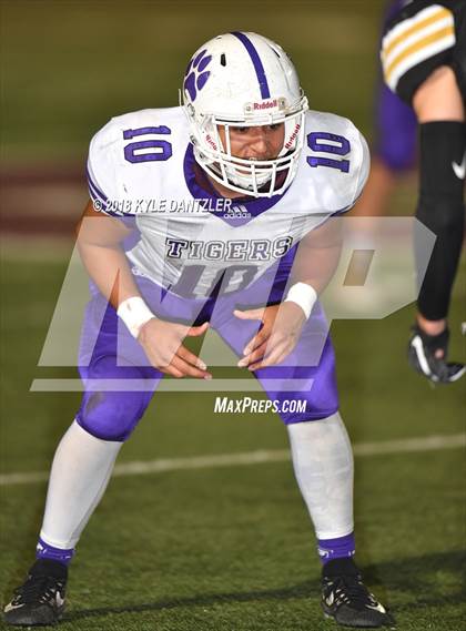 Thumbnail 1 in Jacksboro vs. Henrietta (UIL 3A Division 2 Region 2 Bi-District) photogallery.