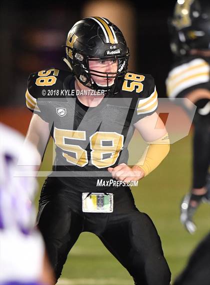 Thumbnail 2 in Jacksboro vs. Henrietta (UIL 3A Division 2 Region 2 Bi-District) photogallery.