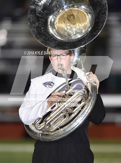 Thumbnail 2 in Jacksboro vs. Henrietta (UIL 3A Division 2 Region 2 Bi-District) photogallery.