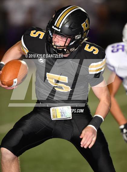 Thumbnail 1 in Jacksboro vs. Henrietta (UIL 3A Division 2 Region 2 Bi-District) photogallery.