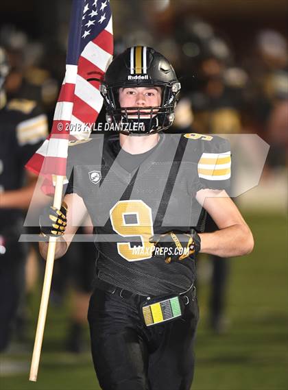Thumbnail 2 in Jacksboro vs. Henrietta (UIL 3A Division 2 Region 2 Bi-District) photogallery.