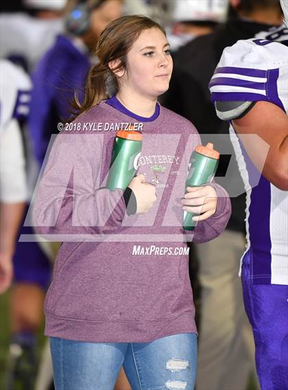 Thumbnail 3 in Jacksboro vs. Henrietta (UIL 3A Division 2 Region 2 Bi-District) photogallery.