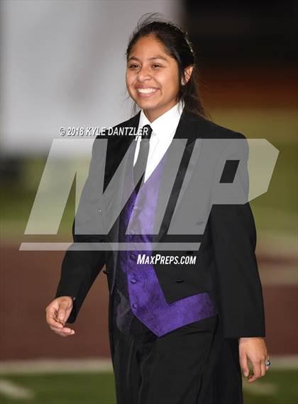 Thumbnail 3 in Jacksboro vs. Henrietta (UIL 3A Division 2 Region 2 Bi-District) photogallery.
