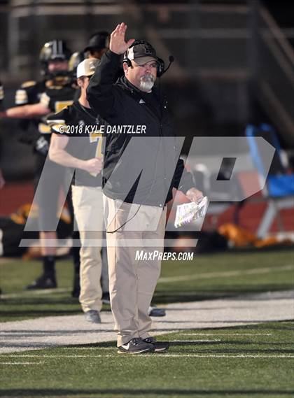 Thumbnail 1 in Jacksboro vs. Henrietta (UIL 3A Division 2 Region 2 Bi-District) photogallery.