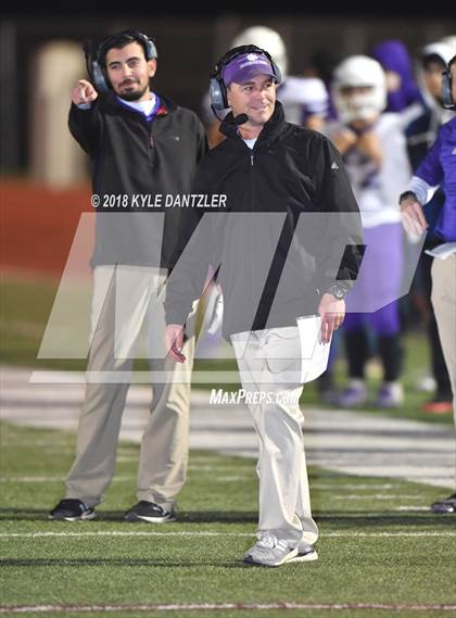 Thumbnail 3 in Jacksboro vs. Henrietta (UIL 3A Division 2 Region 2 Bi-District) photogallery.