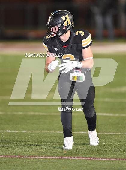 Thumbnail 2 in Jacksboro vs. Henrietta (UIL 3A Division 2 Region 2 Bi-District) photogallery.