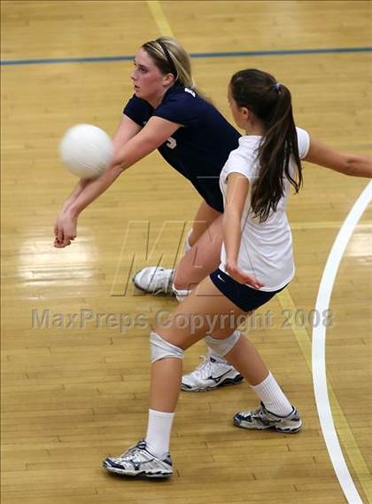 Thumbnail 2 in Corona del Mar vs. Redlands East Valley (CIF SS D2-AA Final) photogallery.
