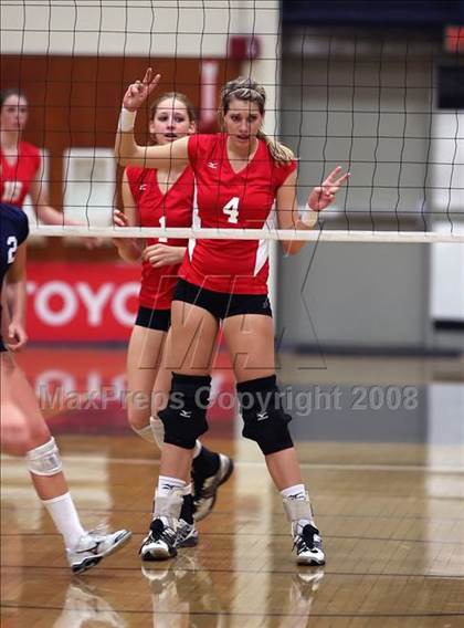 Thumbnail 2 in Corona del Mar vs. Redlands East Valley (CIF SS D2-AA Final) photogallery.
