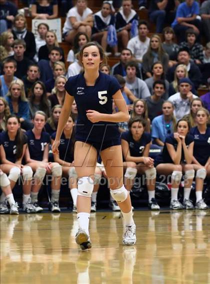 Thumbnail 2 in Corona del Mar vs. Redlands East Valley (CIF SS D2-AA Final) photogallery.