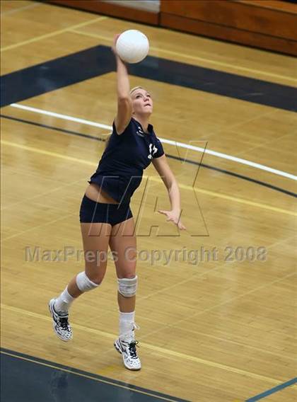 Thumbnail 3 in Corona del Mar vs. Redlands East Valley (CIF SS D2-AA Final) photogallery.