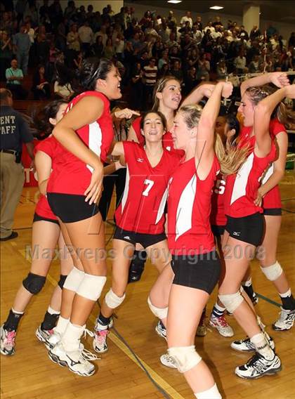 Thumbnail 2 in Corona del Mar vs. Redlands East Valley (CIF SS D2-AA Final) photogallery.