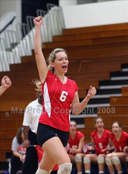 Thumbnail 1 in Corona del Mar vs. Redlands East Valley (CIF SS D2-AA Final) photogallery.