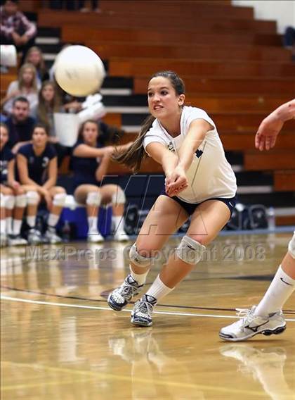 Thumbnail 2 in Corona del Mar vs. Redlands East Valley (CIF SS D2-AA Final) photogallery.
