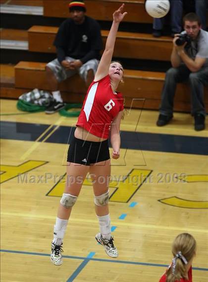 Thumbnail 1 in Corona del Mar vs. Redlands East Valley (CIF SS D2-AA Final) photogallery.