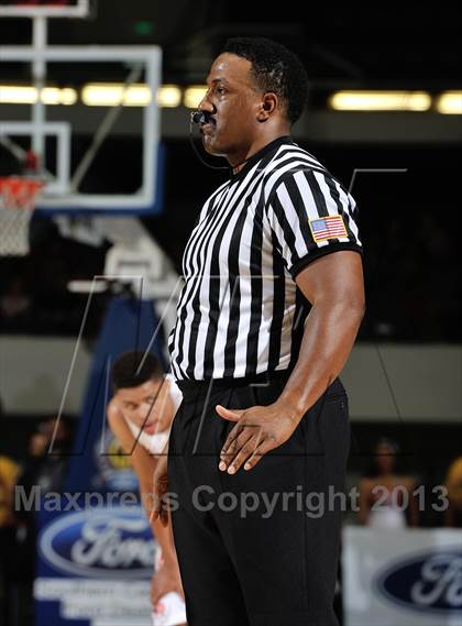 Thumbnail 1 in Mater Dei vs. Etiwanda (CIF-SS D1AA Final) photogallery.