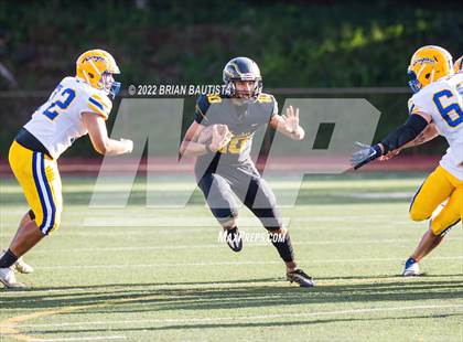 Thumbnail 2 in Nanakuli vs Kaiser (OIA Division 2 Championship) photogallery.