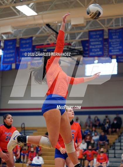 Thumbnail 2 in Grand Oaks @ Oak Ridge photogallery.