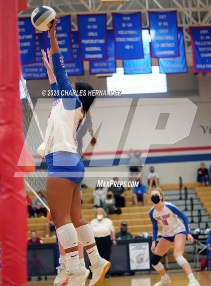 Thumbnail 1 in Grand Oaks @ Oak Ridge photogallery.