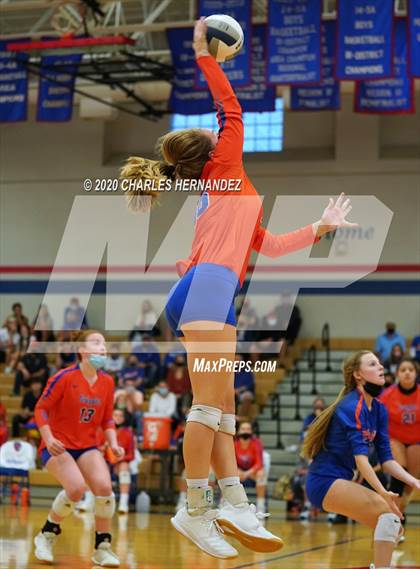 Thumbnail 3 in Grand Oaks @ Oak Ridge photogallery.
