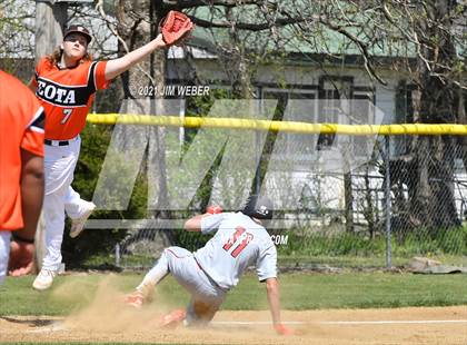 Thumbnail 2 in Keota vs. Keys (Ricky Spears Invitational) photogallery.