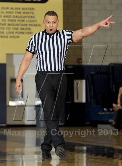 Thumbnail 2 in Sunny Hills vs. Damien (I Have a Dream Classic) photogallery.