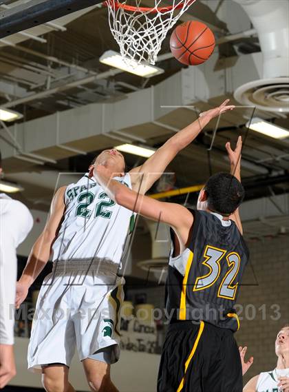 Thumbnail 3 in Sunny Hills vs. Damien (I Have a Dream Classic) photogallery.