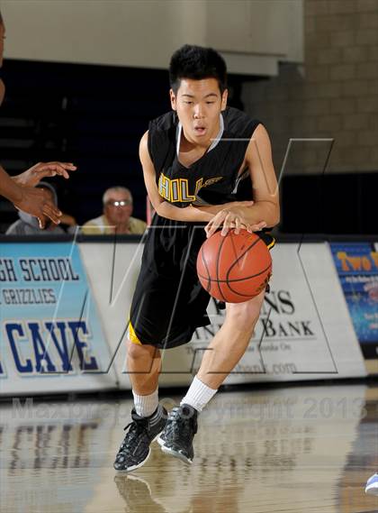 Thumbnail 1 in Sunny Hills vs. Damien (I Have a Dream Classic) photogallery.