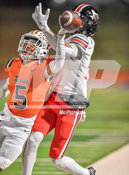 Thumbnail 3 in Lovejoy @ Texas (UIL 5A Regional Semifinal) photogallery.