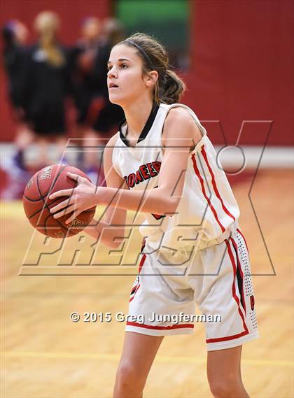 Thumbnail 2 in Santa Rosa vs. Oregon City (Cardinal Newman Classic) photogallery.