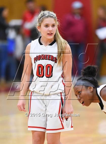 Thumbnail 3 in Santa Rosa vs. Oregon City (Cardinal Newman Classic) photogallery.
