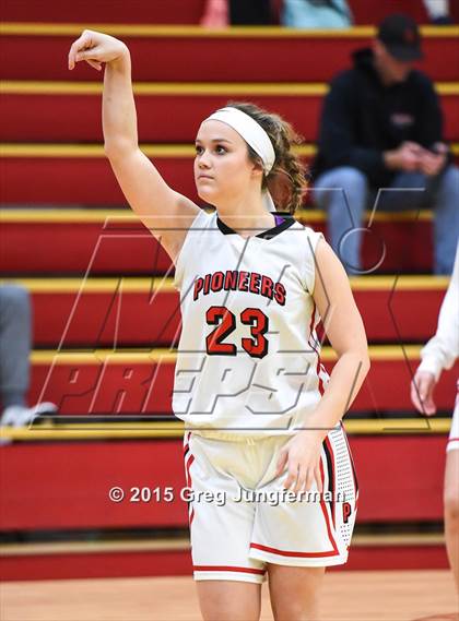 Thumbnail 2 in Santa Rosa vs. Oregon City (Cardinal Newman Classic) photogallery.