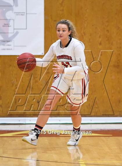 Thumbnail 2 in Santa Rosa vs. Oregon City (Cardinal Newman Classic) photogallery.