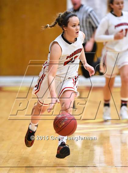 Thumbnail 3 in Santa Rosa vs. Oregon City (Cardinal Newman Classic) photogallery.