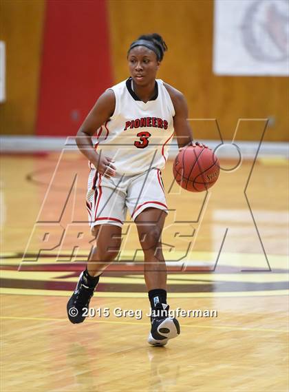 Thumbnail 3 in Santa Rosa vs. Oregon City (Cardinal Newman Classic) photogallery.