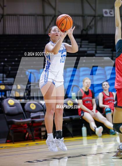Thumbnail 2 in Los Altos vs Westmont (Santa Cruz Warriors NorCal Invitational) photogallery.