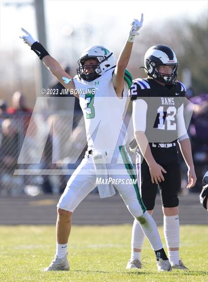 Thumbnail 1 in Shelbyville vs Athens (IHSA 2A State Semifinal) photogallery.