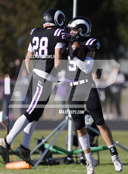 Thumbnail 2 in Shelbyville vs Athens (IHSA 2A State Semifinal) photogallery.