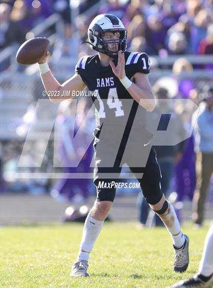 Thumbnail 3 in Shelbyville vs Athens (IHSA 2A State Semifinal) photogallery.