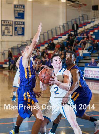 Thumbnail 3 in Archbishop Riordan vs. Serra (CIF CCS Open Division Semifinal) photogallery.