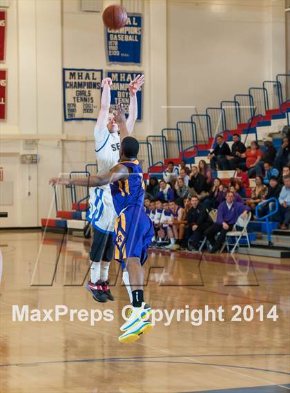 Thumbnail 1 in Archbishop Riordan vs. Serra (CIF CCS Open Division Semifinal) photogallery.
